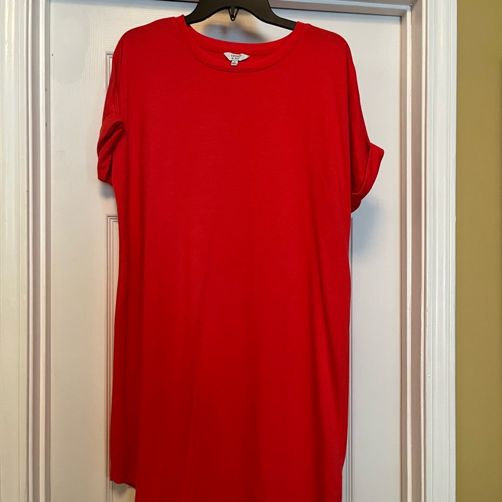 Crown & Ivy Bold Red Top